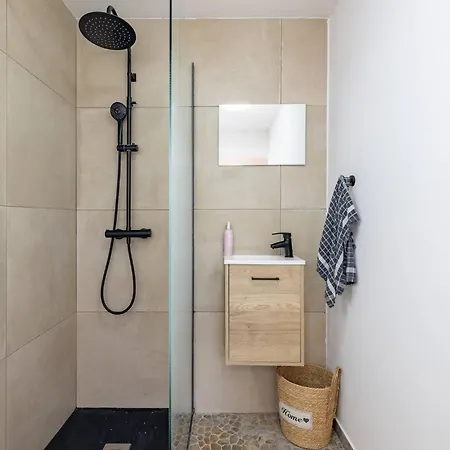 Tiny House Long-term Remote Work Near Valencia מונסראט